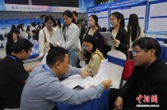 “百万英才汇南粤”走进湖北重点高校